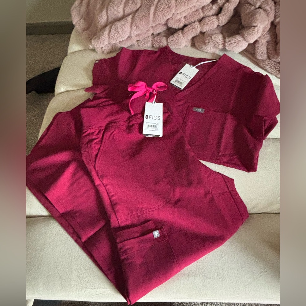 Figs Deep cranberry scrubs small top and wide leg medium Pettit pants